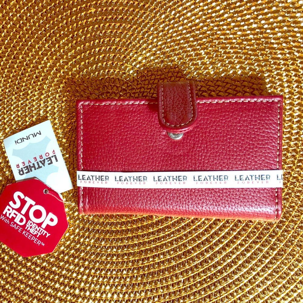 👜NWT Red RFID Mundi Card Case, leather